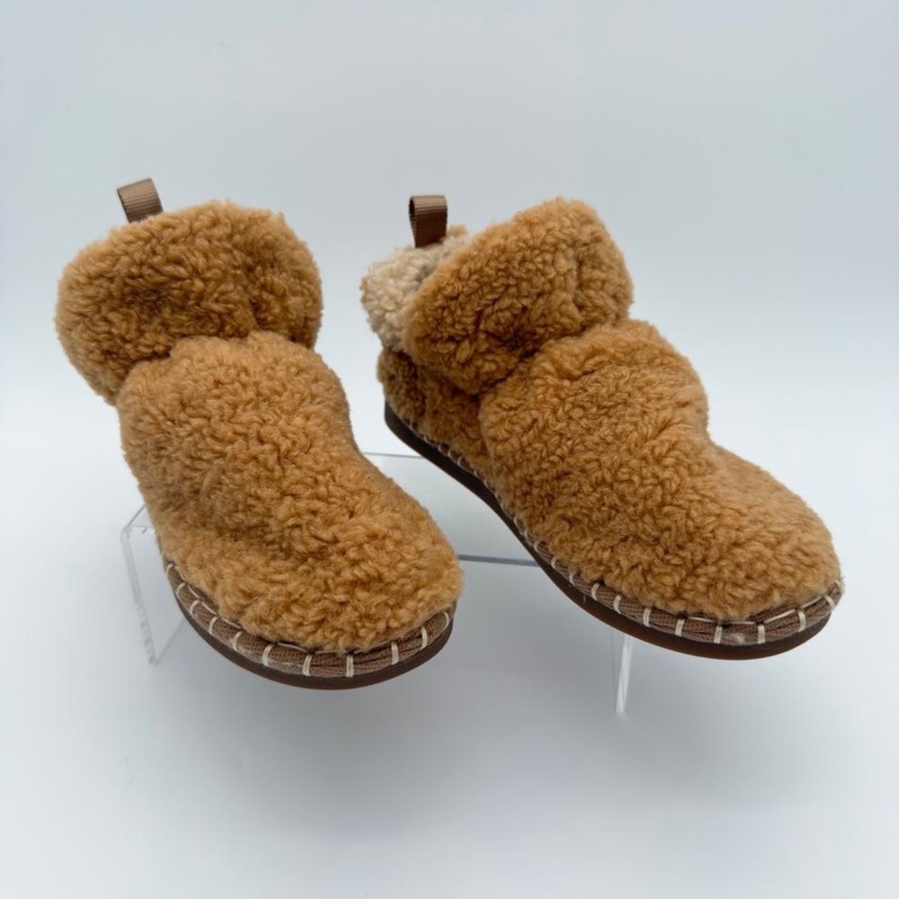 GB Womens Teddy Sherpa Slipper Boots Tan Size 6M NWOT Faux Shearling